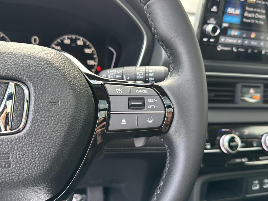new 2025 Honda Pilot car, priced at $50,850