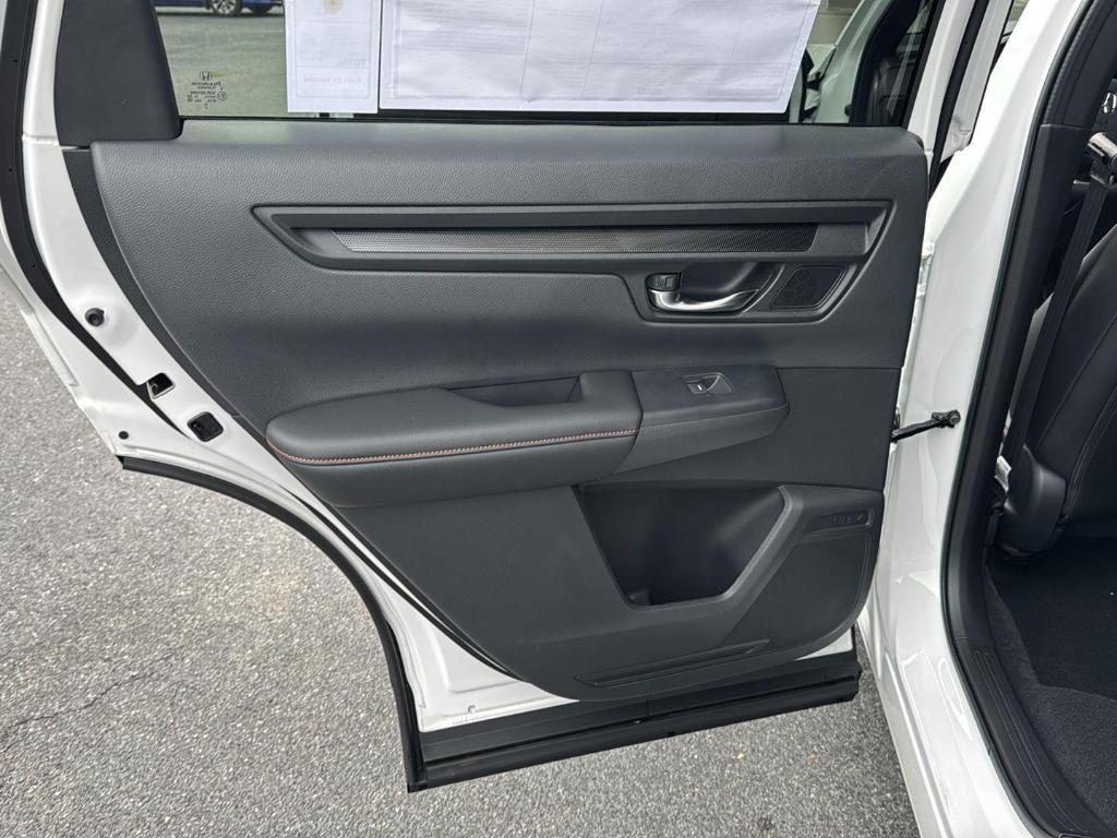 new 2026 Honda CR-V Hybrid car, priced at $40,630