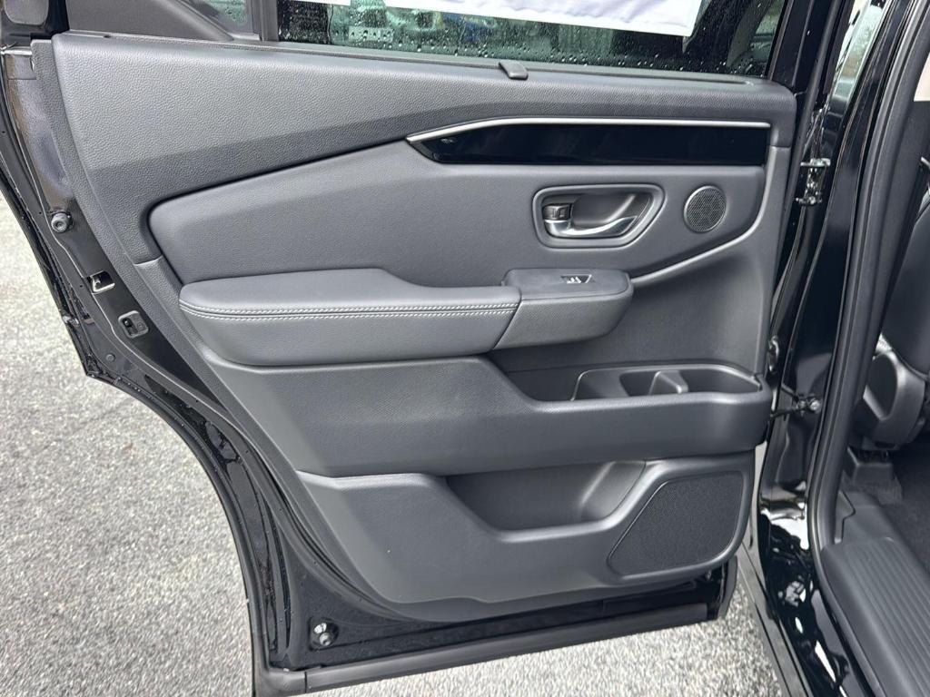 new 2025 Honda Pilot car