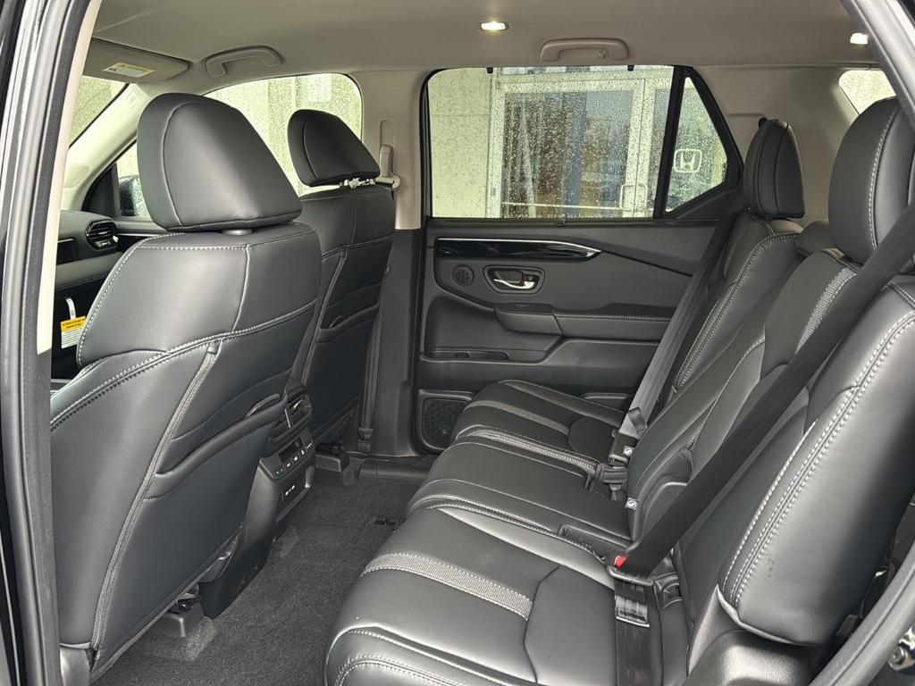 new 2025 Honda Pilot car