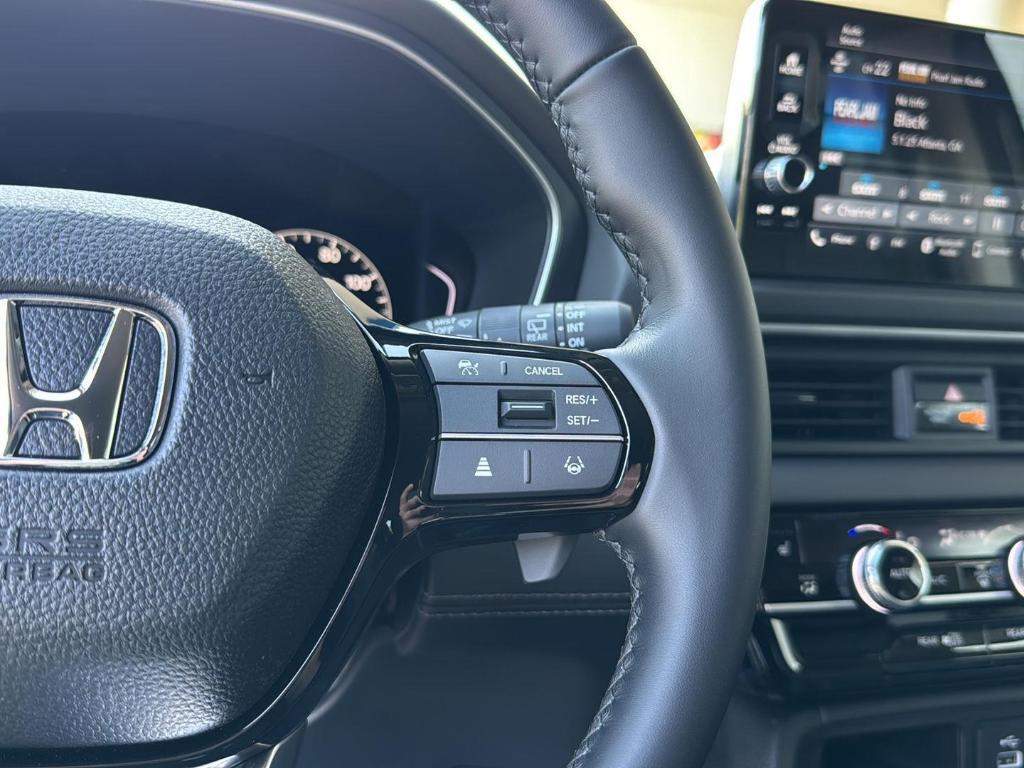 new 2025 Honda Pilot car, priced at $44,950