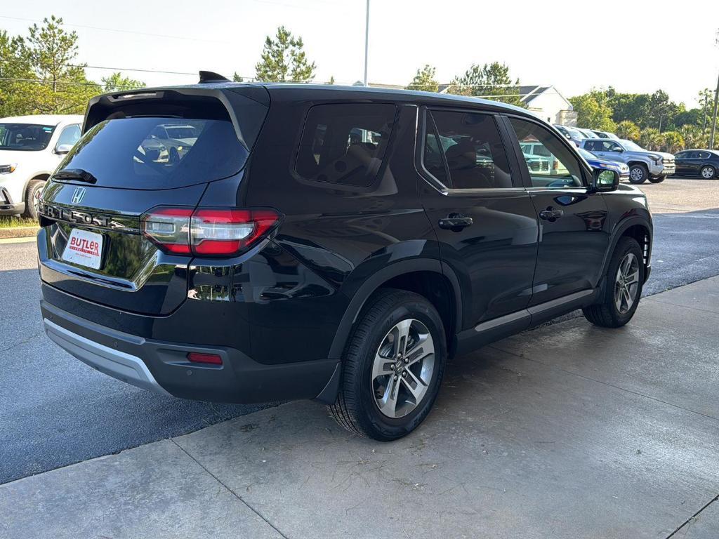 new 2025 Honda Pilot car, priced at $44,950
