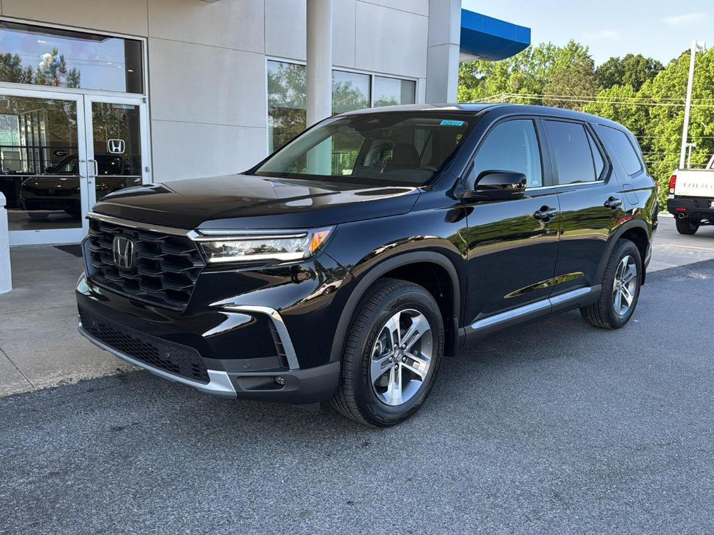 new 2025 Honda Pilot car, priced at $44,950