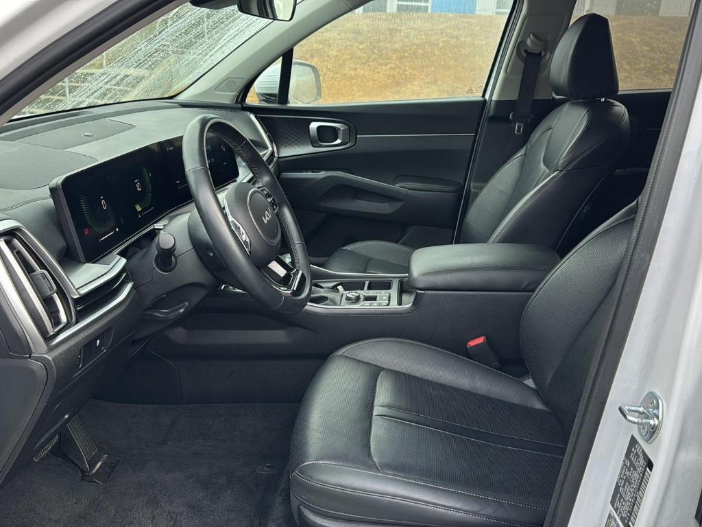 used 2024 Kia Sorento car, priced at $28,000