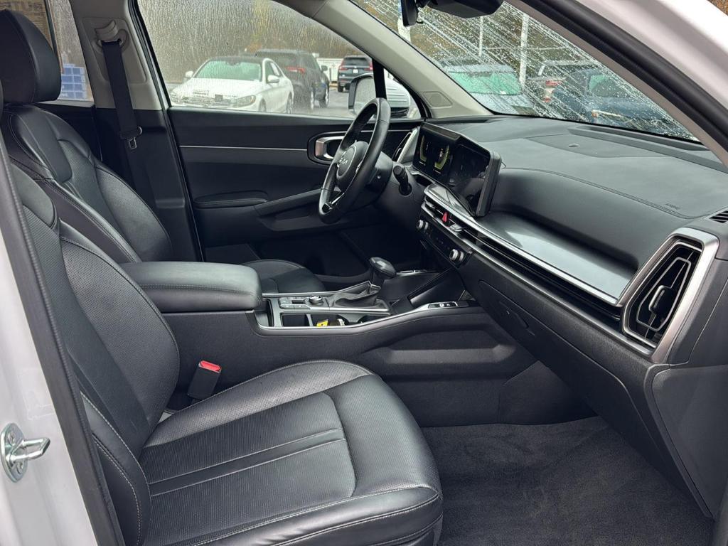 used 2024 Kia Sorento car, priced at $28,000
