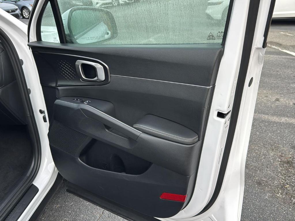 used 2024 Kia Sorento car, priced at $28,000