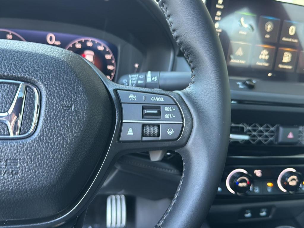 new 2025 Honda Accord Hybrid car, priced at $35,305