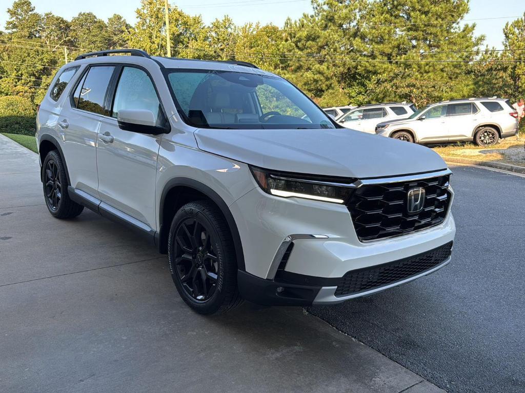 new 2025 Honda Pilot car, priced at $53,450
