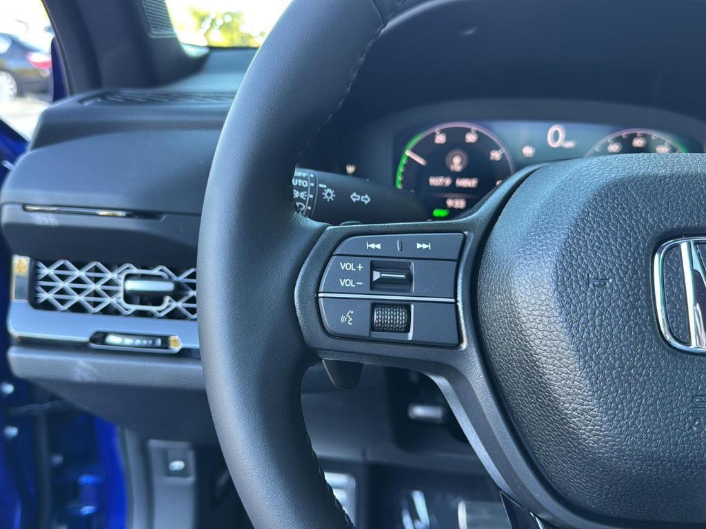 new 2025 Honda Accord Hybrid car, priced at $35,305
