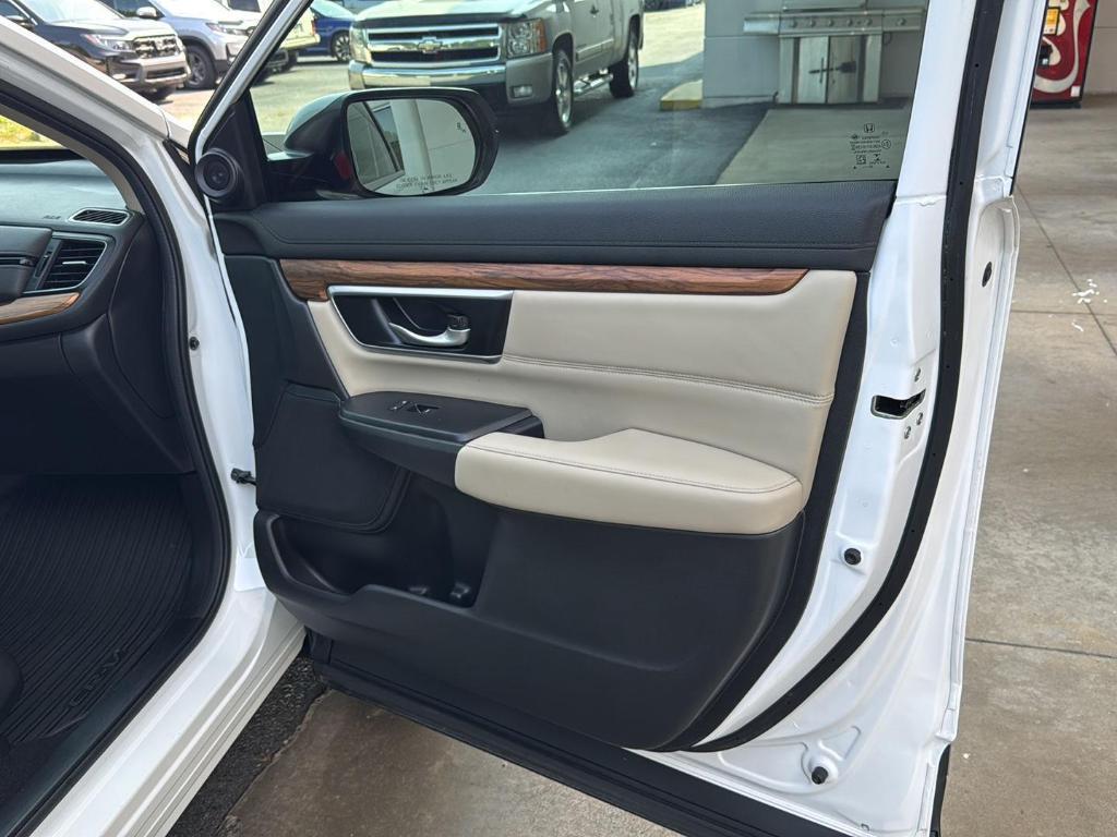 used 2022 Honda CR-V Hybrid car, priced at $35,000