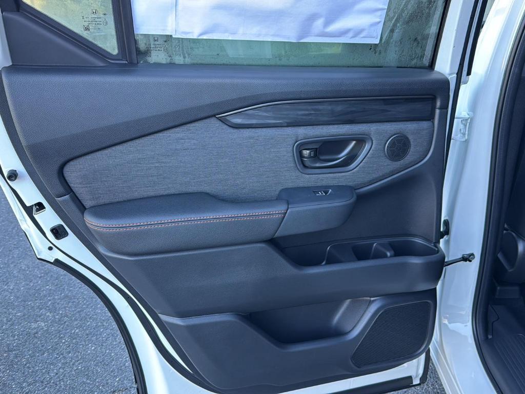 new 2026 Honda Passport car, priced at $50,400