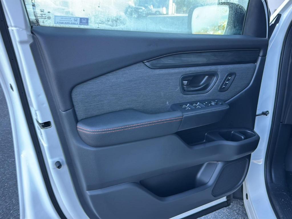 new 2026 Honda Passport car, priced at $50,400