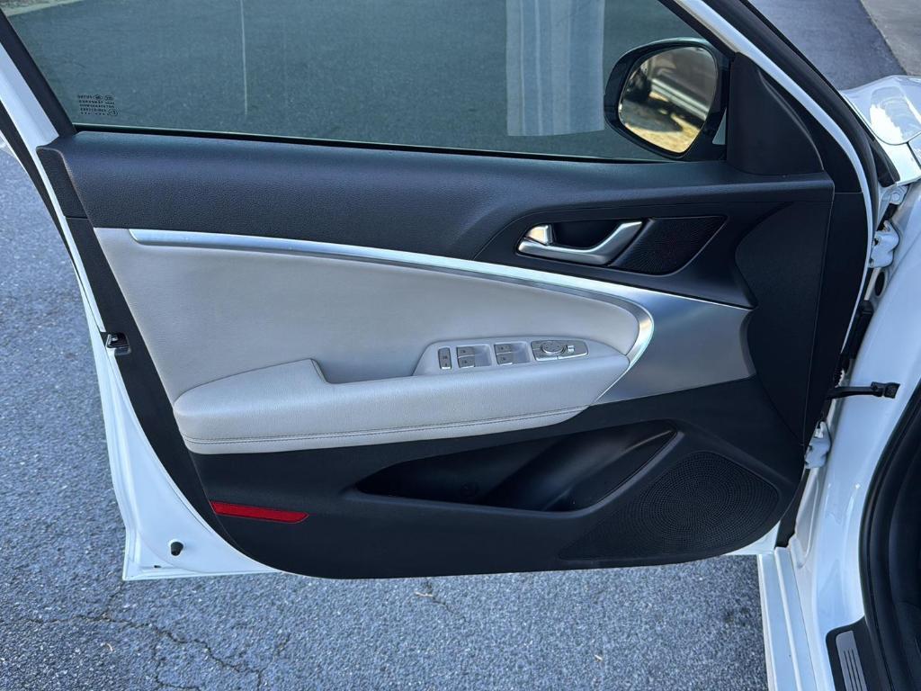 used 2022 Genesis G70 car, priced at $22,991