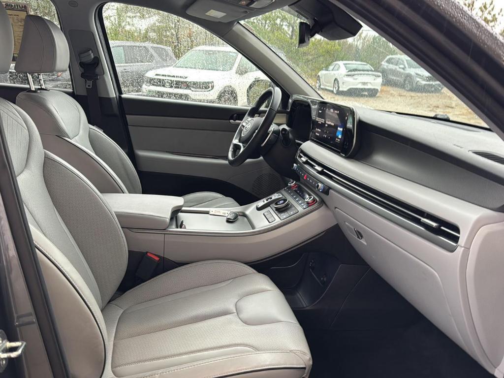 used 2024 Hyundai Palisade car, priced at $32,991
