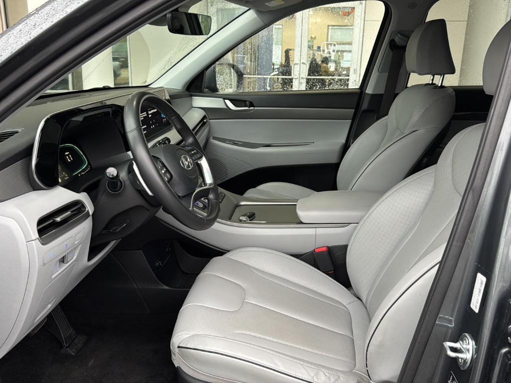 used 2024 Hyundai Palisade car, priced at $32,991