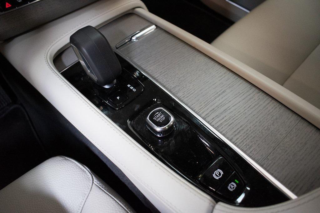used 2025 Volvo XC90 Plug-In Hybrid car, priced at $65,000