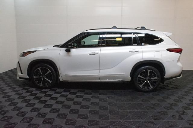 used 2022 Toyota Highlander car, priced at $36,155