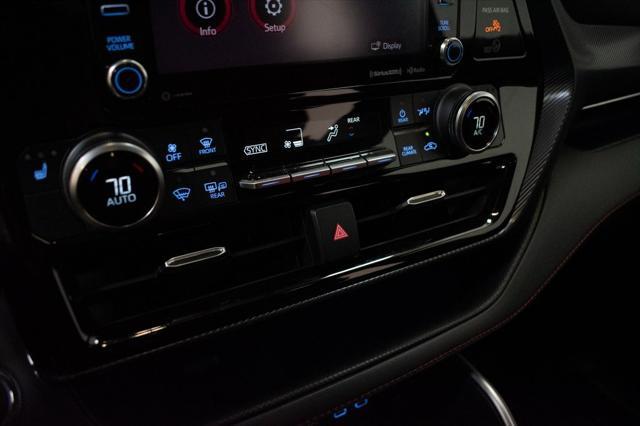 used 2022 Toyota Highlander car, priced at $36,155