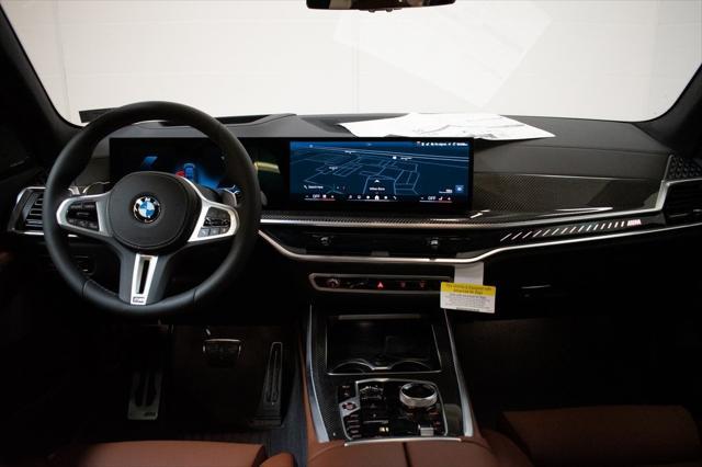 new 2025 BMW X7 car, priced at $121,005