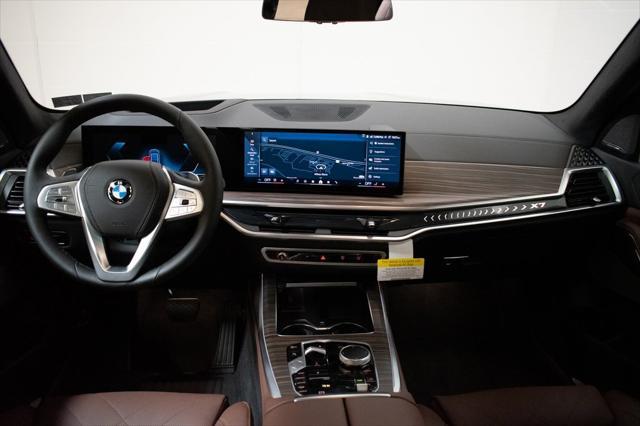 new 2025 BMW X7 car, priced at $93,205