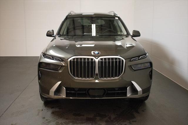 new 2025 BMW X7 car, priced at $92,205