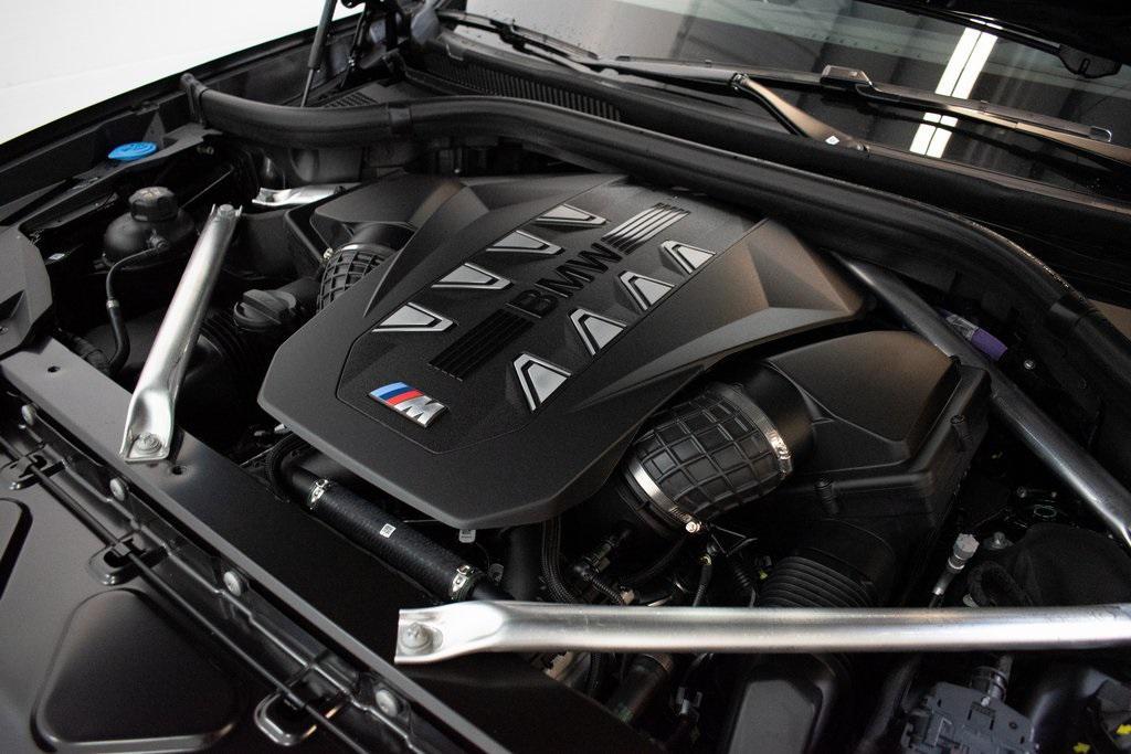 new 2026 BMW X7 car, priced at $122,580