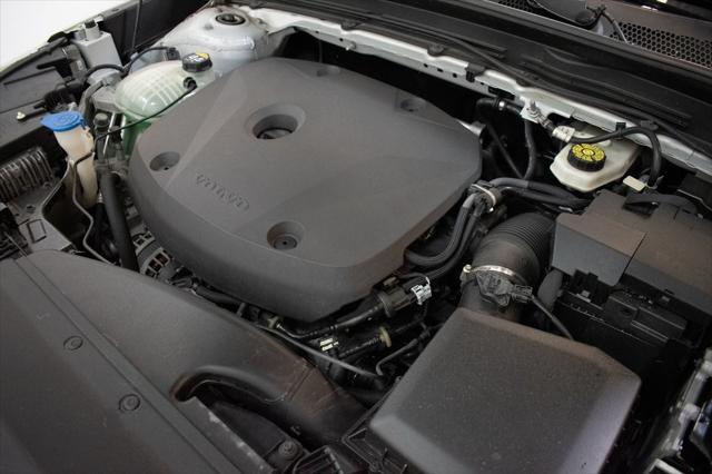 used 2020 Volvo XC40 car, priced at $24,500