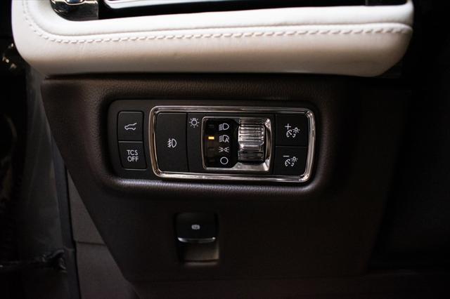 used 2022 Lincoln Nautilus car, priced at $42,700
