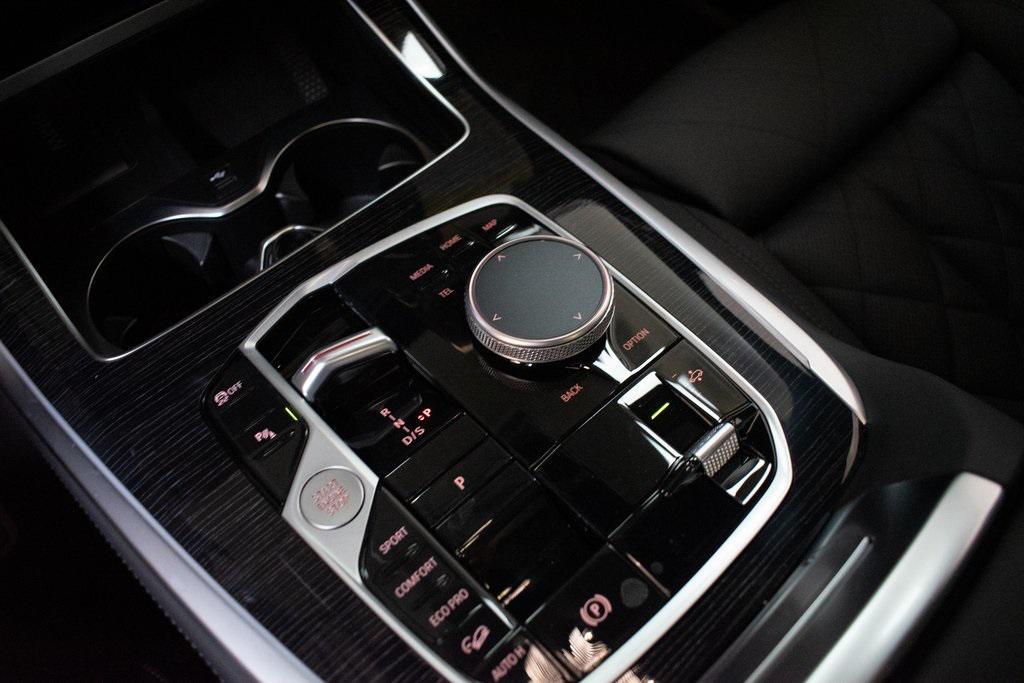 new 2026 BMW X7 car, priced at $98,405
