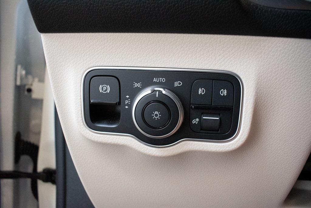 used 2024 Mercedes-Benz GLB 250 car, priced at $38,754