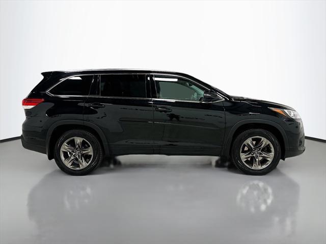 used 2018 Toyota Highlander car, priced at $23,499