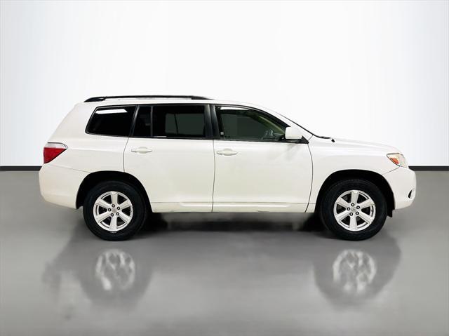 used 2010 Toyota Highlander car, priced at $8,599