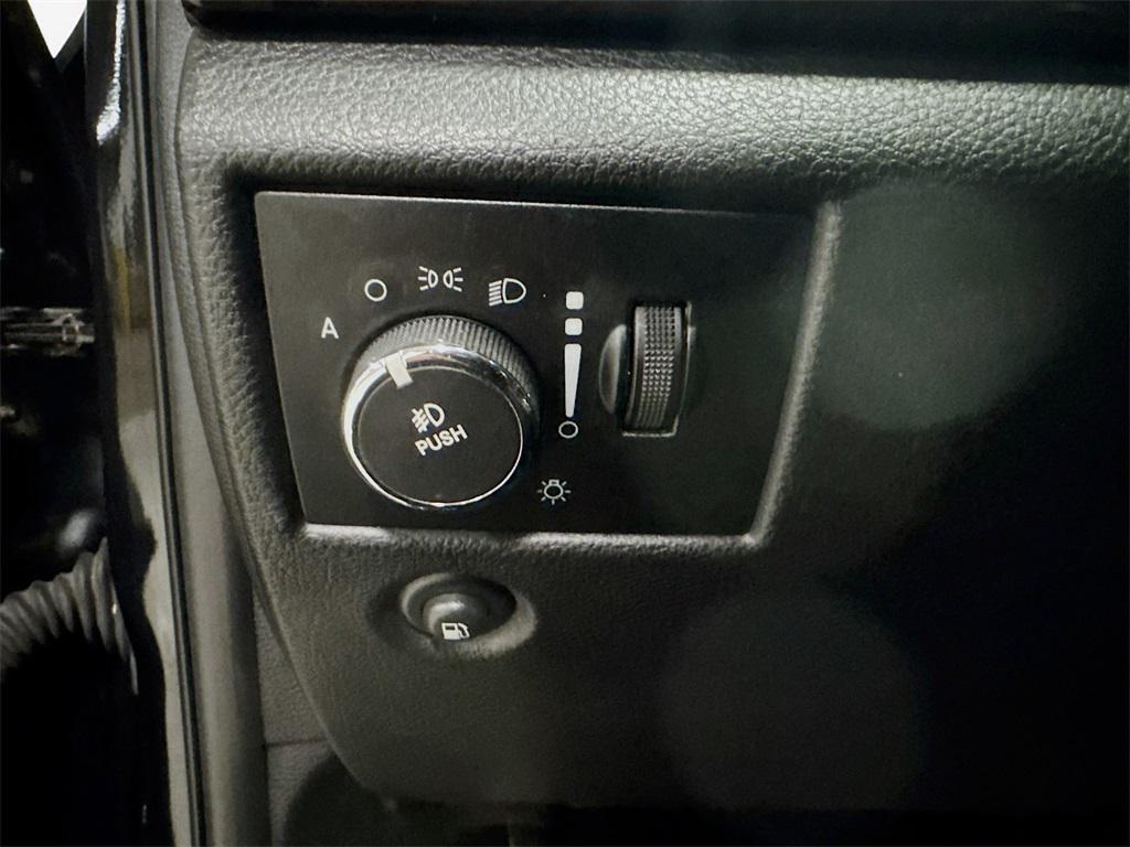 used 2013 Jeep Grand Cherokee car, priced at $9,250