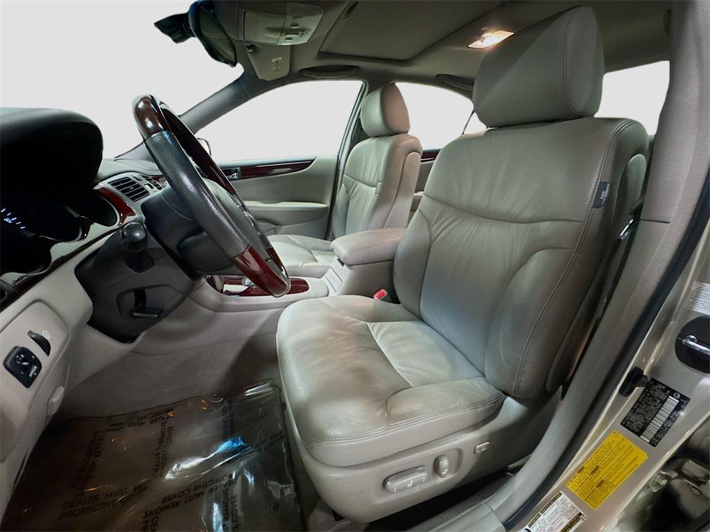 used 2004 Lexus ES 330 car, priced at $8,995