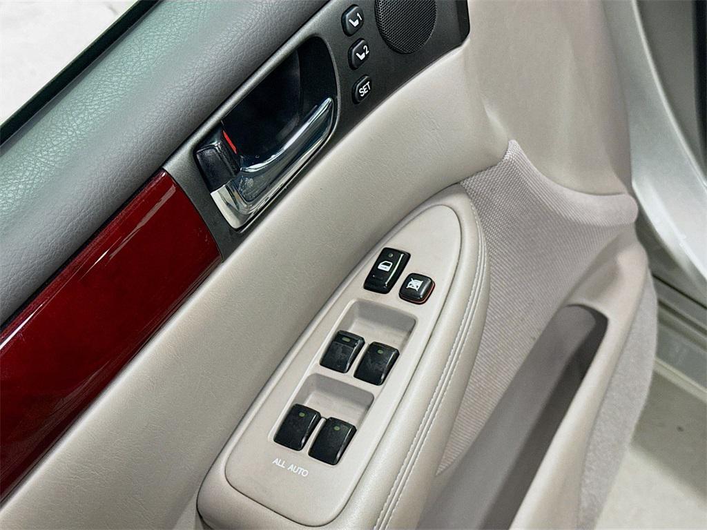 used 2004 Lexus ES 330 car, priced at $8,995