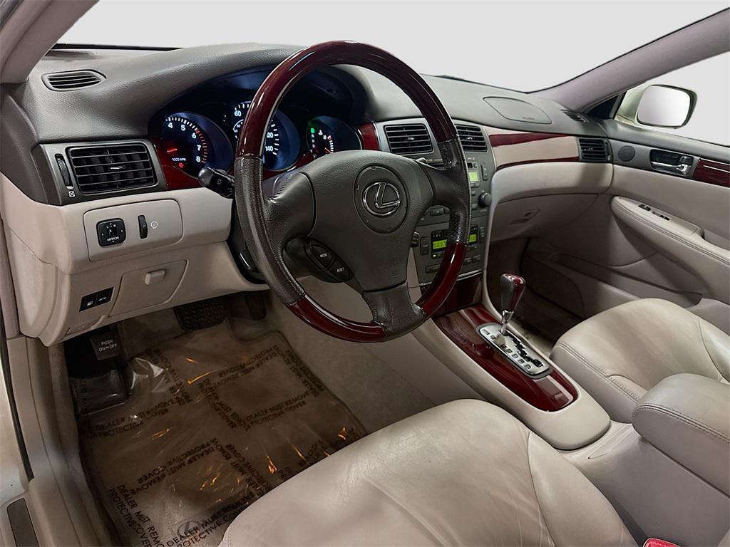 used 2004 Lexus ES 330 car, priced at $8,995