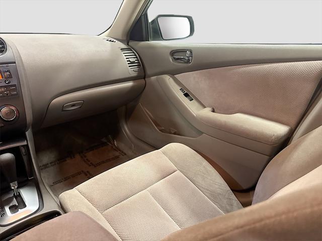 used 2009 Nissan Altima car, priced at $6,595