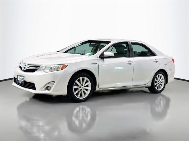 used 2014 Toyota Camry Hybrid car, priced at $10,995