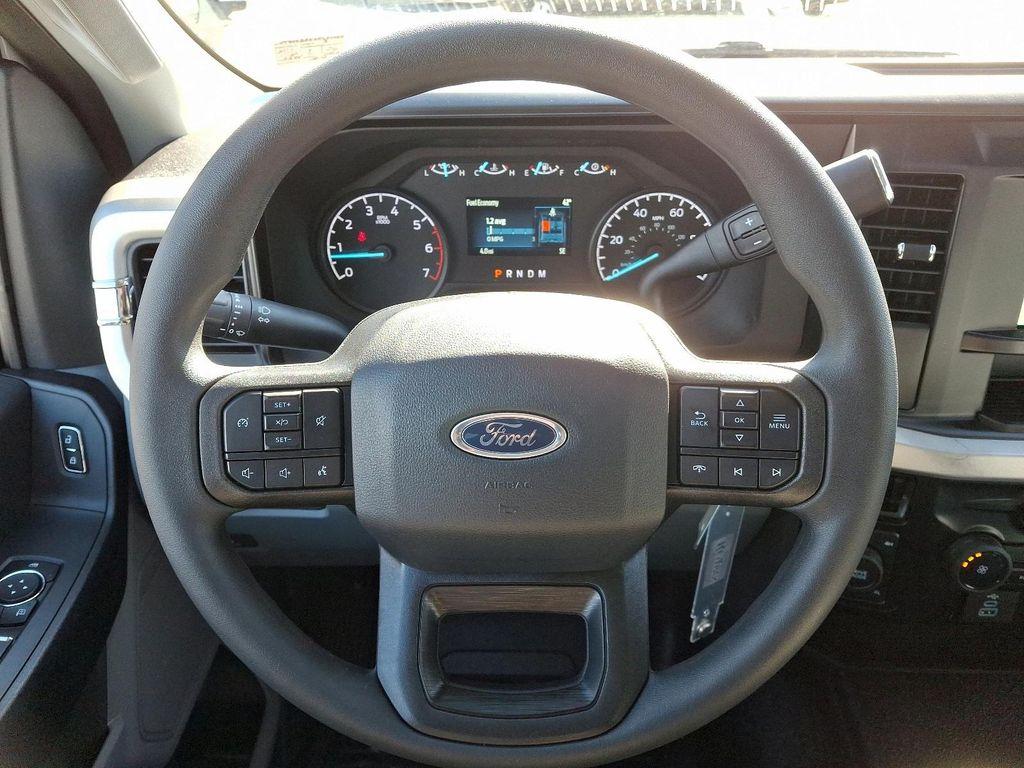 new 2025 Ford F-250 car, priced at $52,620