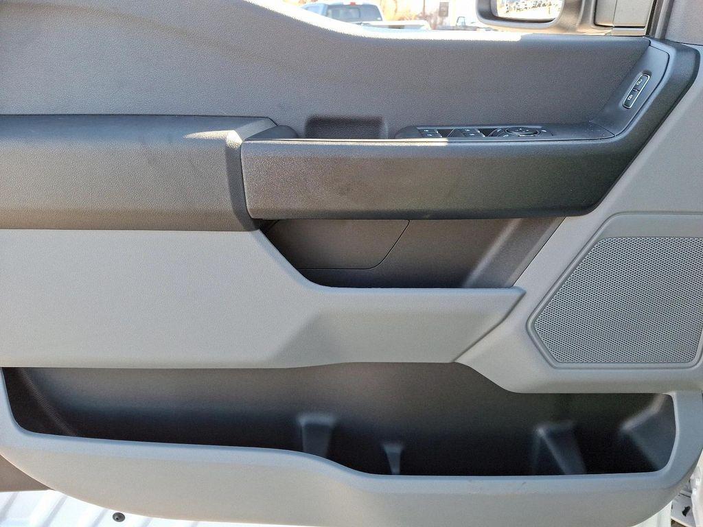 new 2025 Ford F-250 car, priced at $52,620