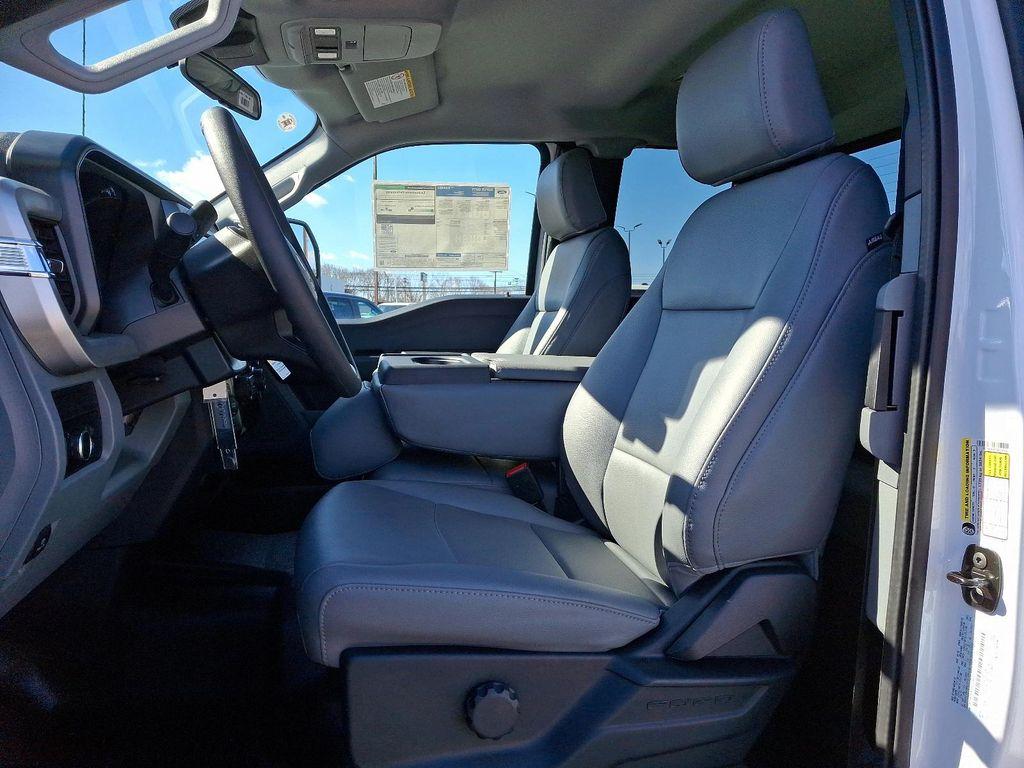 new 2025 Ford F-250 car, priced at $52,620