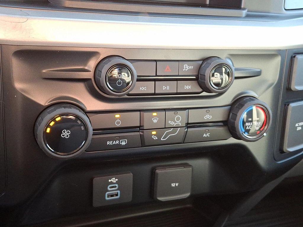 new 2025 Ford F-250 car, priced at $52,620