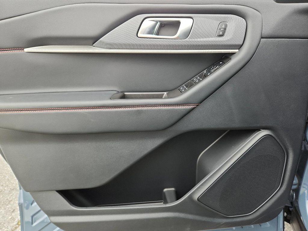 new 2025 Ford Explorer car, priced at $47,105