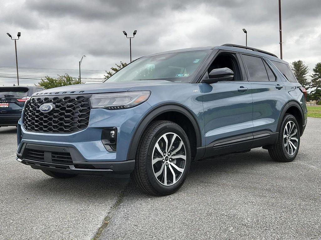 new 2025 Ford Explorer car, priced at $47,105