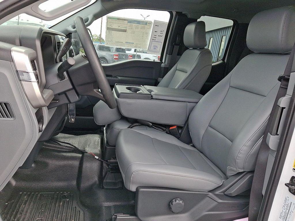 new 2025 Ford F-250 car, priced at $61,615