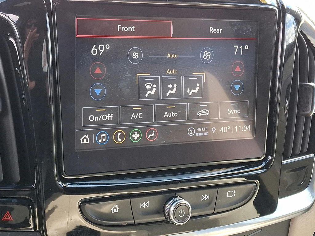 used 2022 Chevrolet Traverse car, priced at $28,988