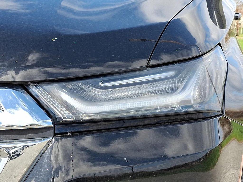 used 2022 Chevrolet Traverse car, priced at $28,988