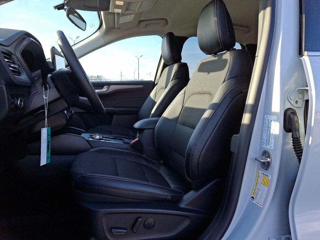 new 2025 Ford Escape PHEV car, priced at $31,113