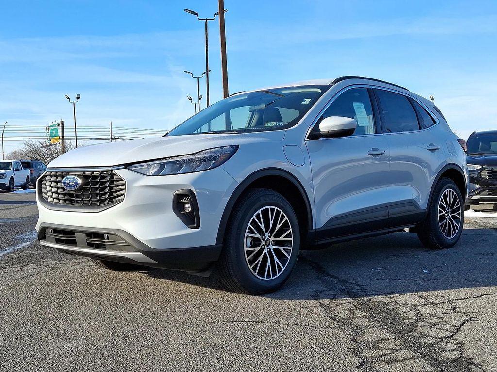 new 2025 Ford Escape PHEV car, priced at $31,113