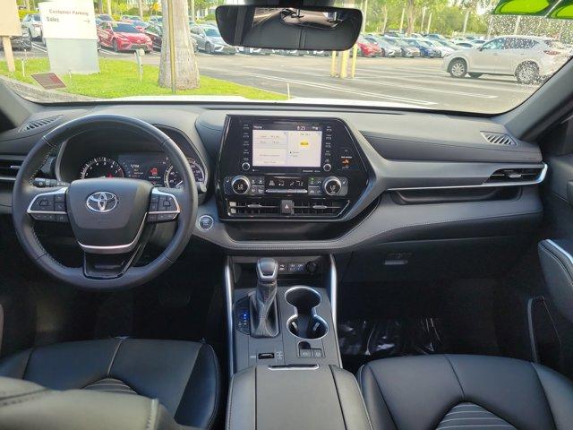 used 2022 Toyota Highlander car, priced at $35,990